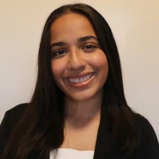 Melanie headshot early 2025