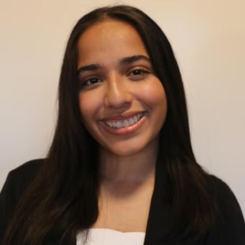 Melanie headshot early 2025