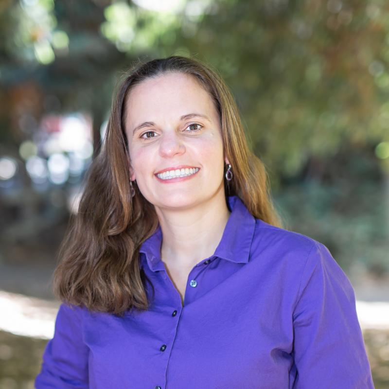 Johanna Nelson Weker headshot